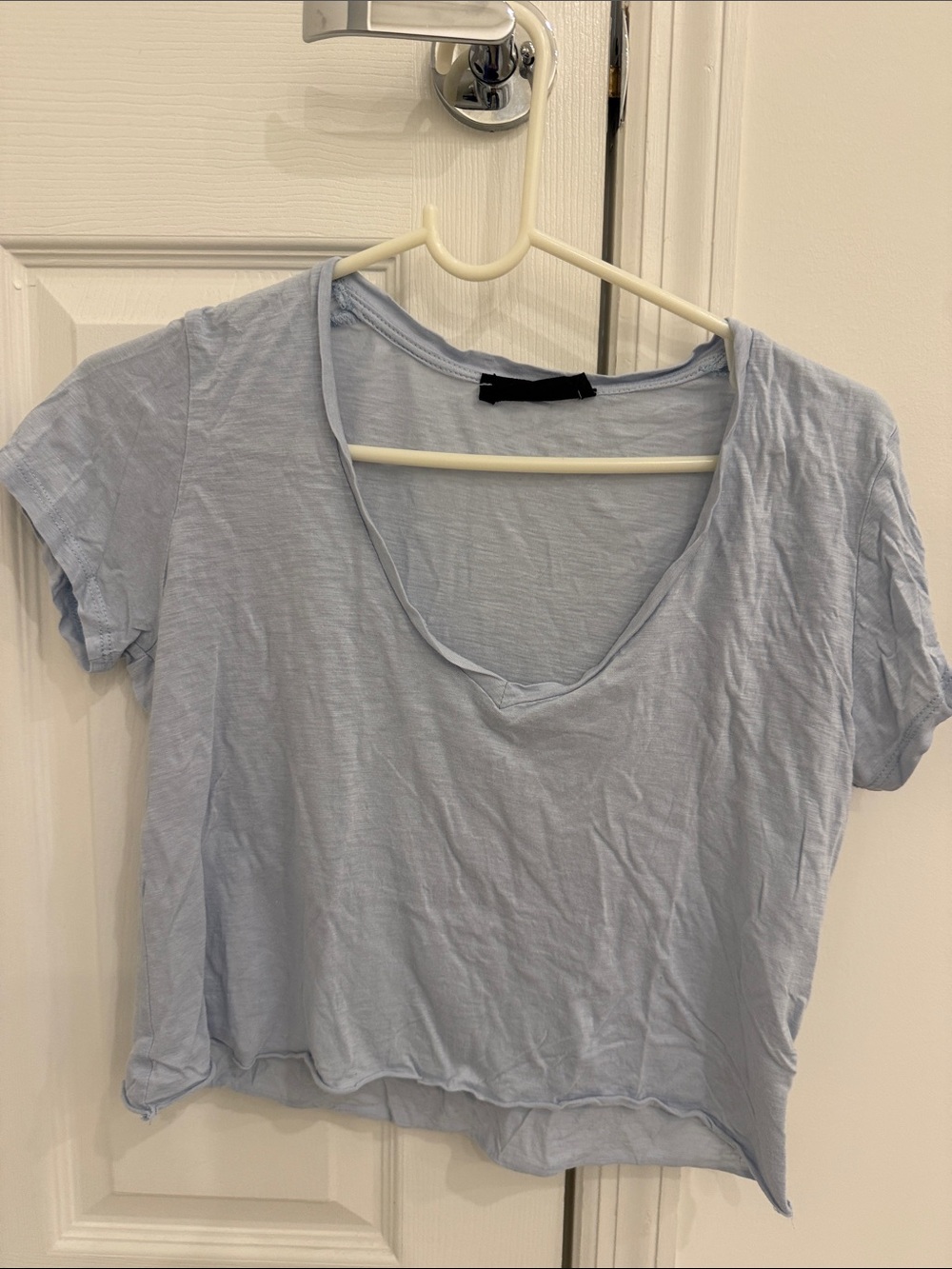 Twenty 5A Pale Blue V-Neck Cropped Tee. Size small